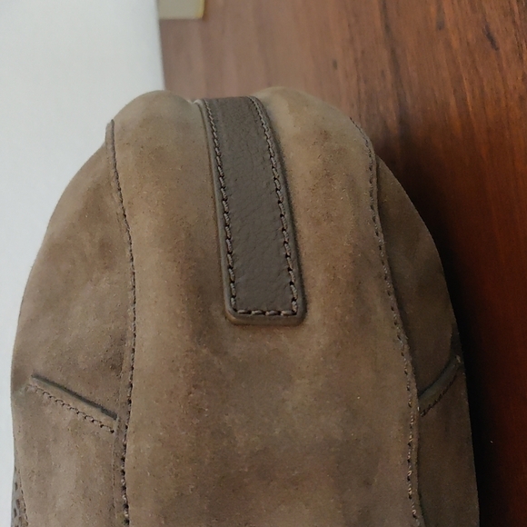 Gorgeous Burberry Suede Neutral Leather Hobo Minimalist - Picture 8 of 17